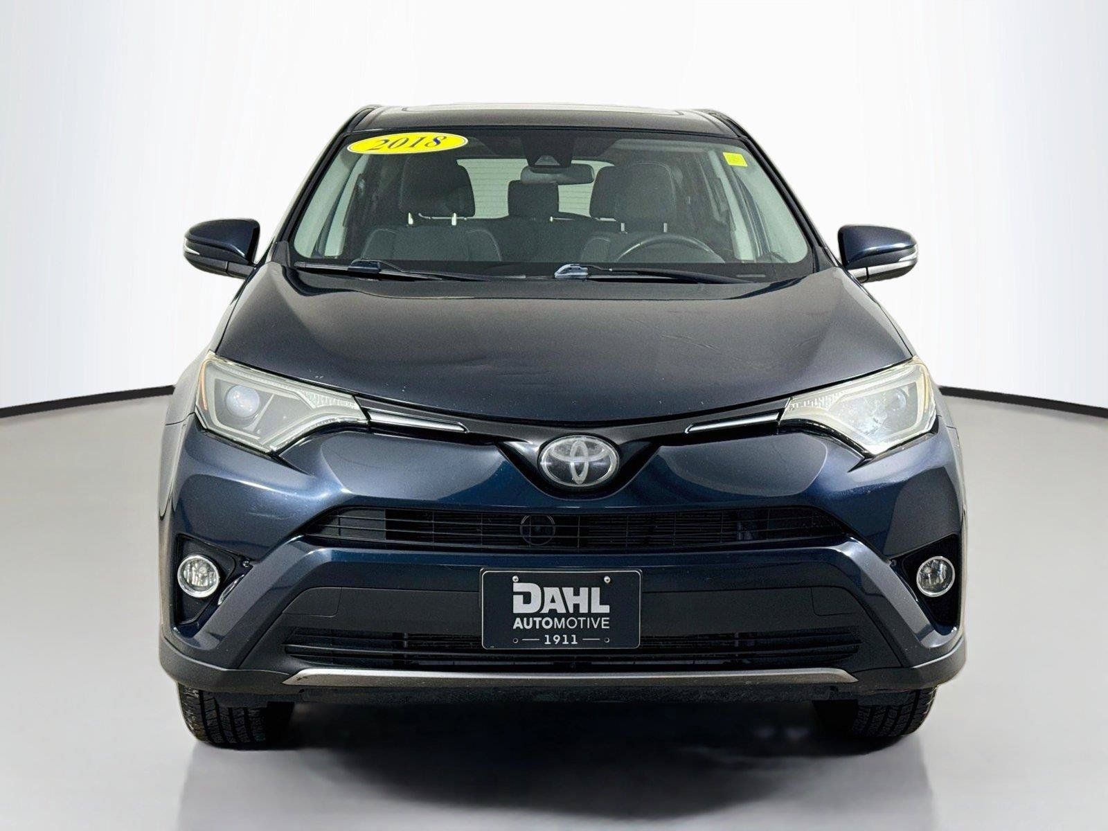 Used 2018 Toyota RAV4 XLE AWD/4WD image 3