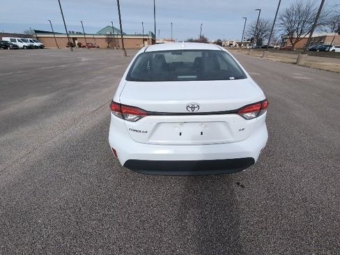 Used 2025 Toyota Corolla LE image 4
