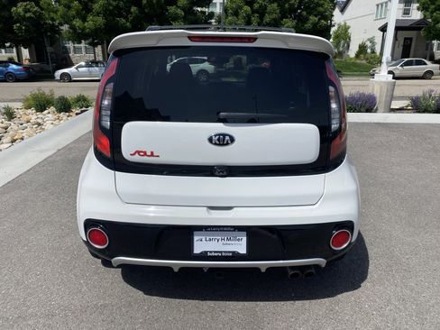 Used 2018 Kia Soul ! FWD image 5