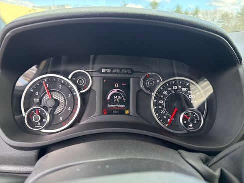 New 2025 RAM 2500 Big Horn AWD/4WD image 11