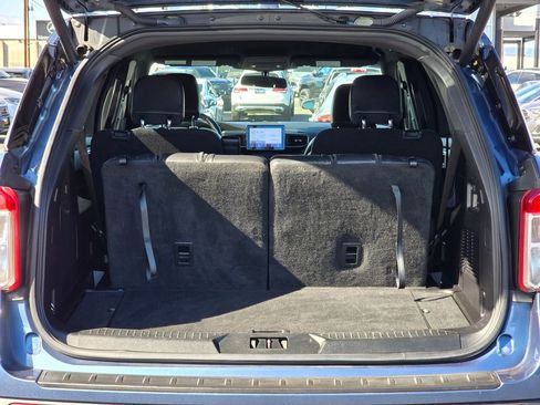 Used 2020 Ford Explorer XLT w/ Equipment Group 202A image 17