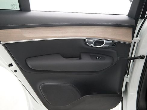 New 2026 Volvo XC90 B6 Plus w/ Protection Package AWD/4WD image 22