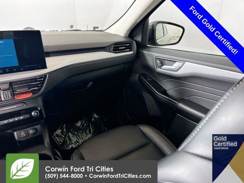 Used 2025 Ford Escape Platinum image 26