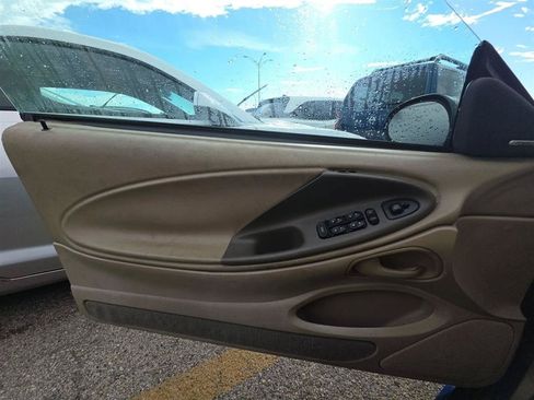 Used 2004 Ford Mustang Premium RWD image 15