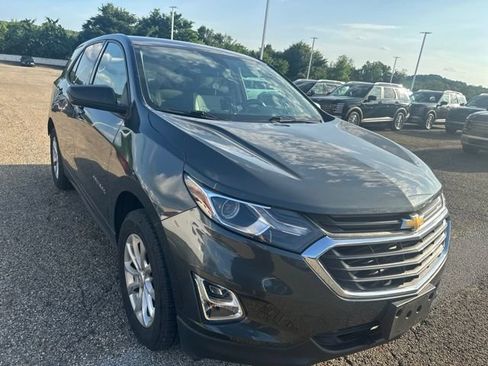 Used 2019 Chevrolet Equinox LS w/ LS Convenience Package AWD/4WD image 2