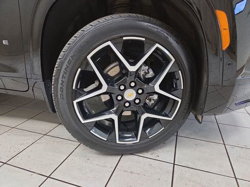 Used 2026 Chevrolet Traverse High Country w/ LPO, Floor Liner Package AWD/4WD image 8