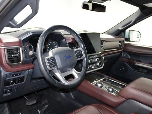 Used 2024 Ford Expedition Max Limited AWD/4WD image 23