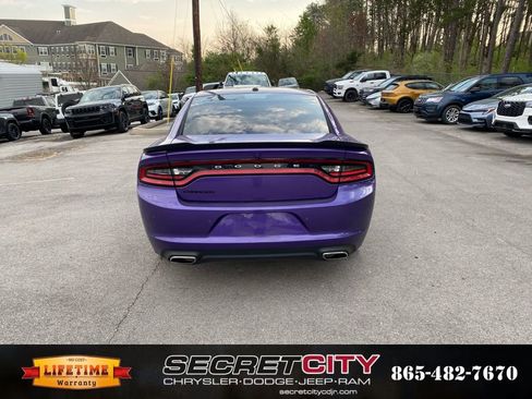 Used 2018 Dodge Charger SXT w/ Blacktop Package image 6