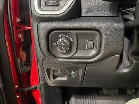 Used 2021 RAM 1500 Big Horn image 26