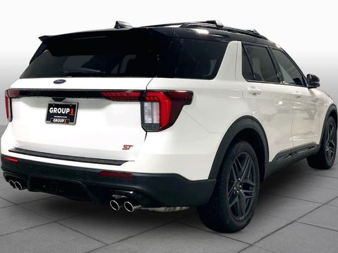 Used 2025 Ford Explorer ST AWD/4WD image 12