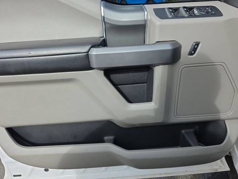 Used 2016 Ford F150 XLT w/ Equipment Group 302A Luxury AWD/4WD image 16