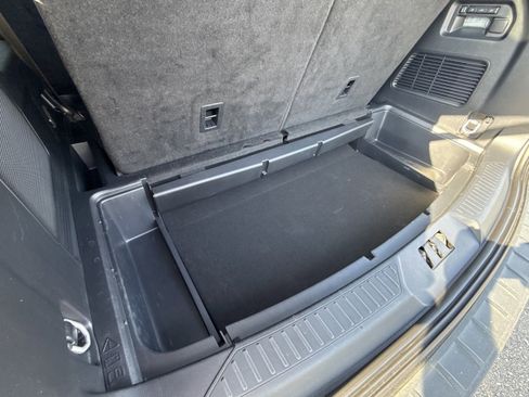 Used 2025 Ford Explorer Platinum w/ Ultimate Package image 31