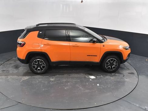 New 2026 Jeep Compass Trailhawk w/ Trailer Tow Group AWD/4WD image 43