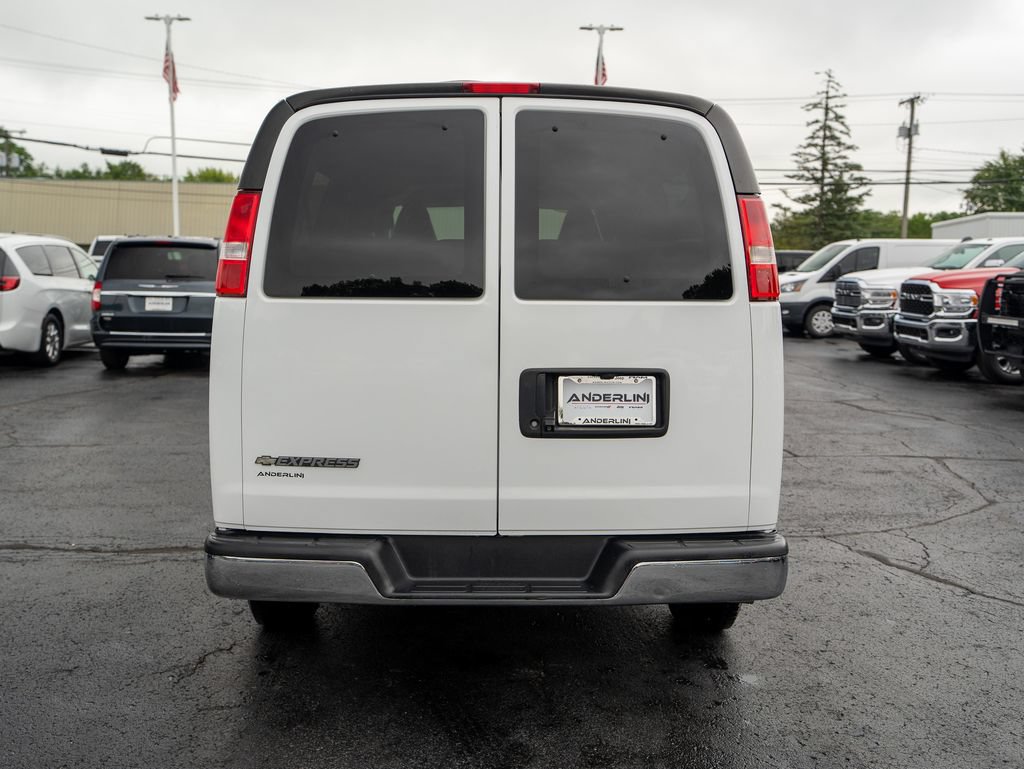 Used 2018 Chevrolet Express 3500 LT w/ LT Preferred Equipment Group RWD image 8