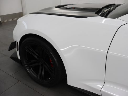Used 2020 Chevrolet Camaro ZL1 RWD image 33