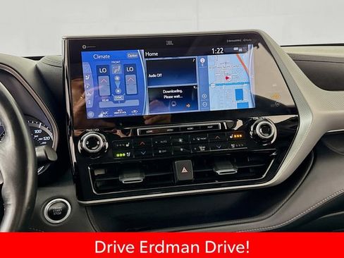 Certified 2021 Toyota Highlander Platinum AWD/4WD image 20