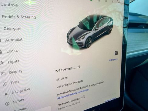 Used 2023 Tesla Model 3 Standard Range image 22