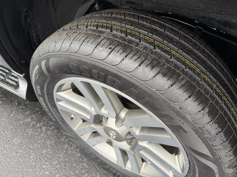 Used 2017 Lexus GX 460 Premium w/ Premium Package image 11