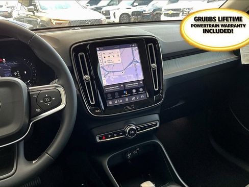 New 2026 Volvo XC40 B4 Core w/ Climate Package image 18
