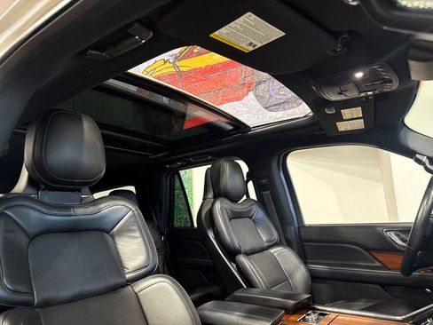 Used 2018 Lincoln Navigator Reserve w/ Technology Package image 64