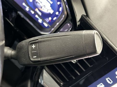 Certified 2022 Chevrolet Silverado 1500 RST AWD/4WD image 16