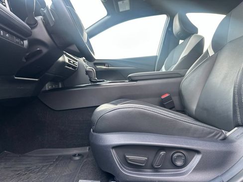 Used 2025 Toyota Camry SE FWD image 24