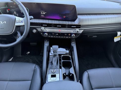 New 2025 Kia Telluride EX w/ EX Captain's Chair Package image 15