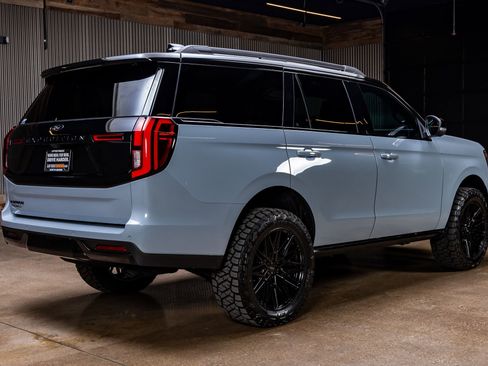 Used 2025 Ford Expedition Platinum w/ Stealth Performance Package image 10