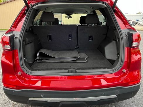 Used 2023 Chevrolet Equinox LT FWD image 4