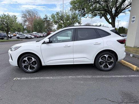 Certified 2023 Ford Escape ST-Line Select w/ Tech Pack #2 AWD/4WD image 2