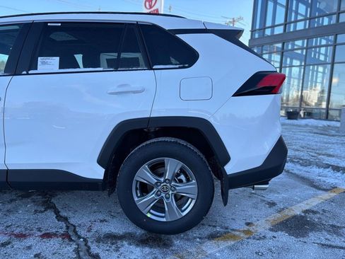 New 2025 Toyota RAV4 XLE image 4