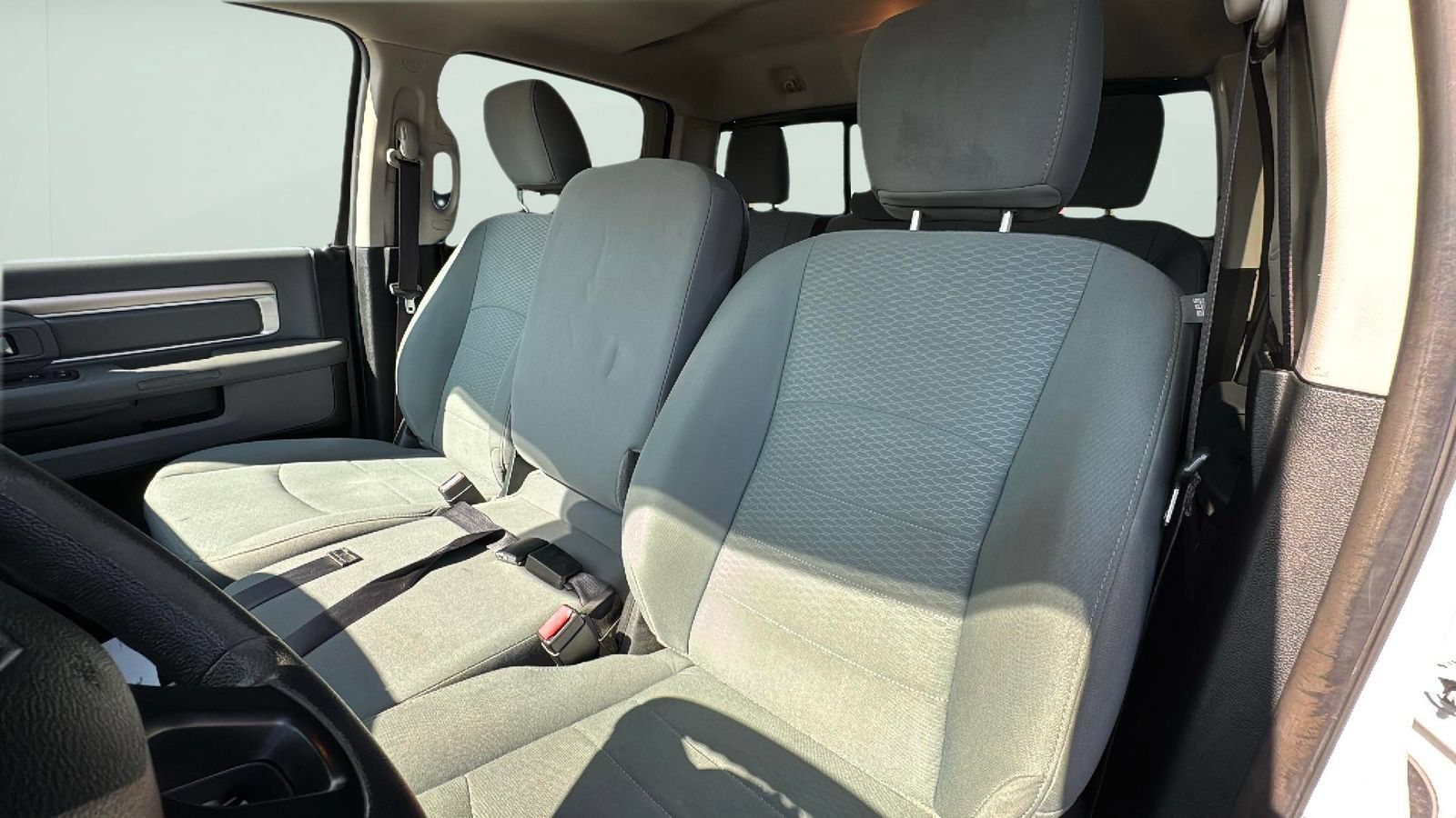 Used 2018 RAM 1500 Classic SLT AWD/4WD image 21