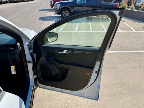 New 2026 Ford Escape ST-Line w/ Tech Pack #1 image 18