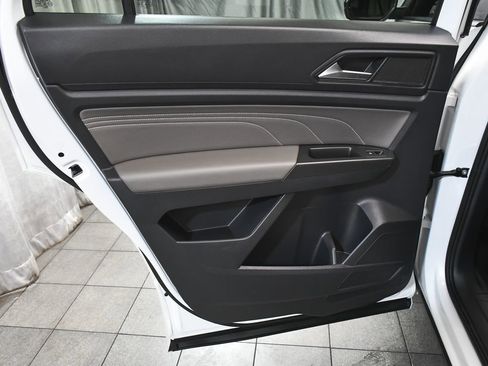 Used 2023 Volkswagen Atlas Cross Sport SEL R-Line image 14