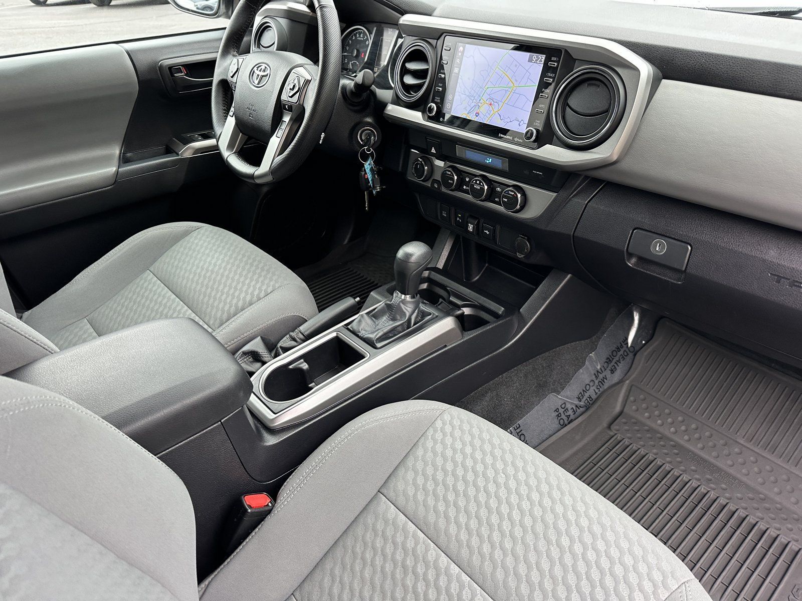 Used 2021 Toyota Tacoma SR5 AWD/4WD image 14