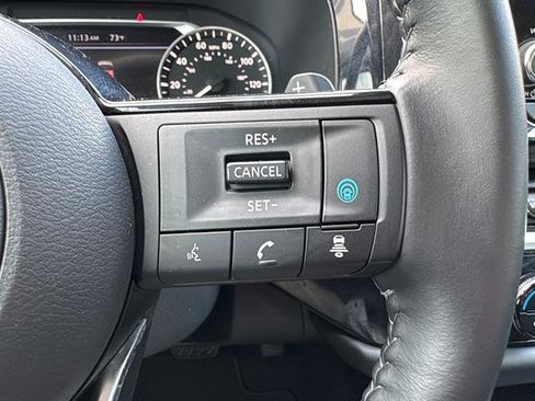 Used 2022 Nissan Pathfinder SV image 19