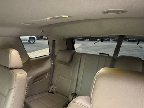 Used 2019 GMC Yukon SLT w/ Premium Edition RWD image 16