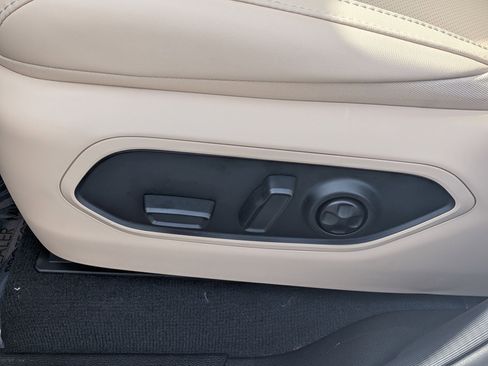 New 2026 Jeep Grand Cherokee Limited w/ Luxury Tech Group II RWD image 13