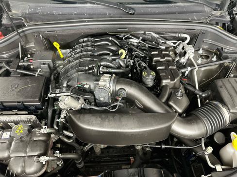 Used 2025 Dodge Durango GT AWD/4WD image 35