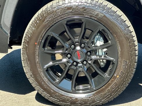 Used 2024 Toyota Tundra Limited w/ TRD Off-Road Package AWD/4WD image 33