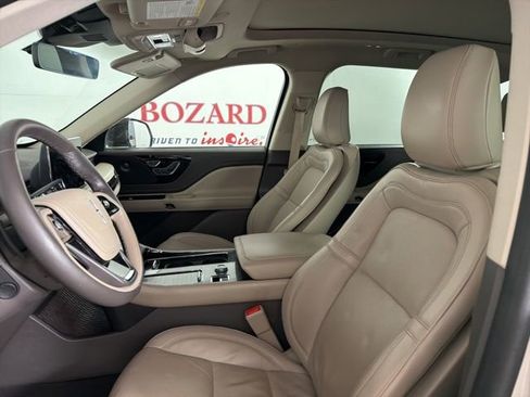 Used 2024 Lincoln Aviator Reserve w/ Equipment Group 201A RWD image 9