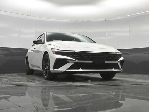 New 2026 Hyundai Elantra Sport FWD image 31