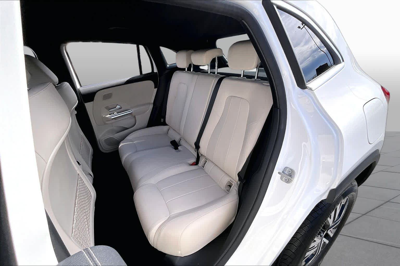 Used 2025 Mercedes-Benz GLA 250 4MATIC image 19
