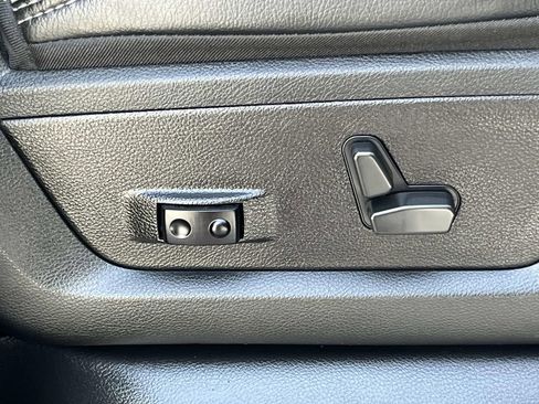 Used 2022 RAM 3500 Laramie AWD/4WD image 17