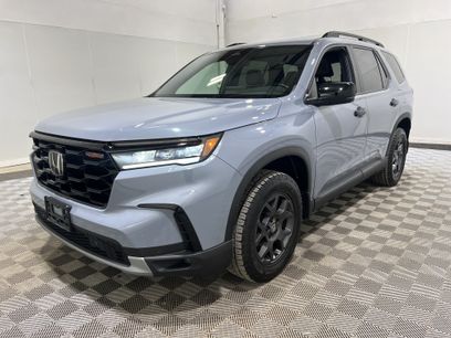 Used 2025 Honda Pilot TrailSport