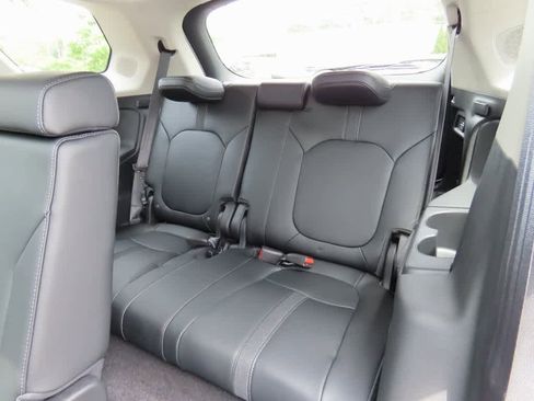 New 2025 Honda Pilot Touring image 14