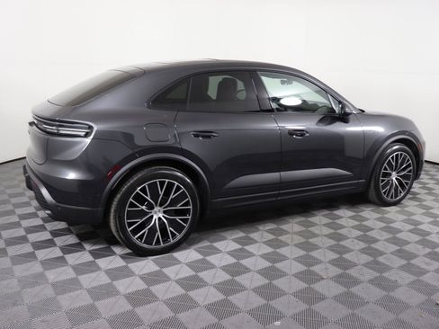 Used 2025 Porsche Macan Electric image 10