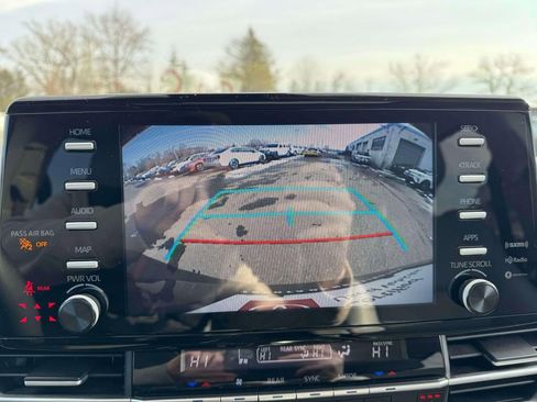 Used 2023 Toyota Sienna XLE image 29