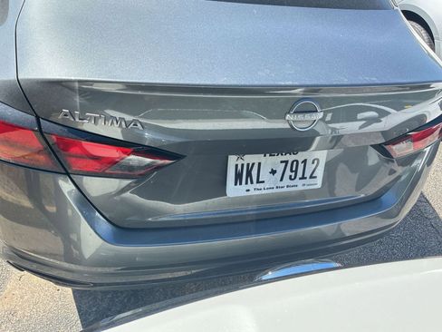 Used 2025 Nissan Altima 2.5 SV image 10