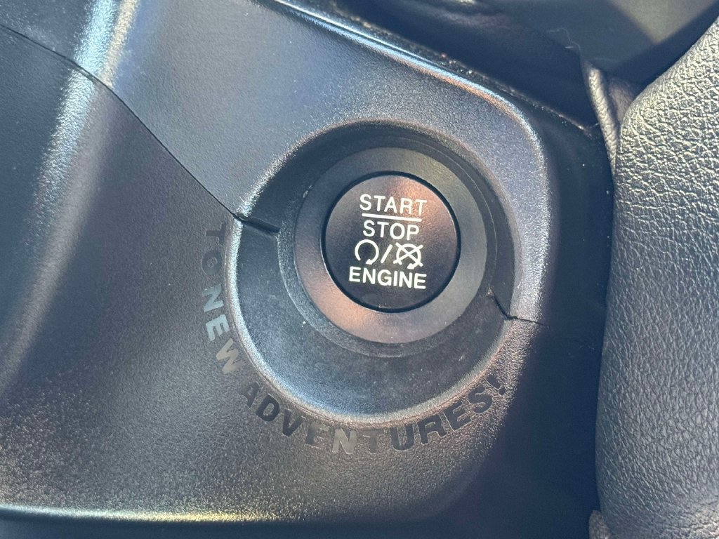 Used 2021 Jeep Renegade Limited w/ Sun & Sound Group AWD/4WD image 23